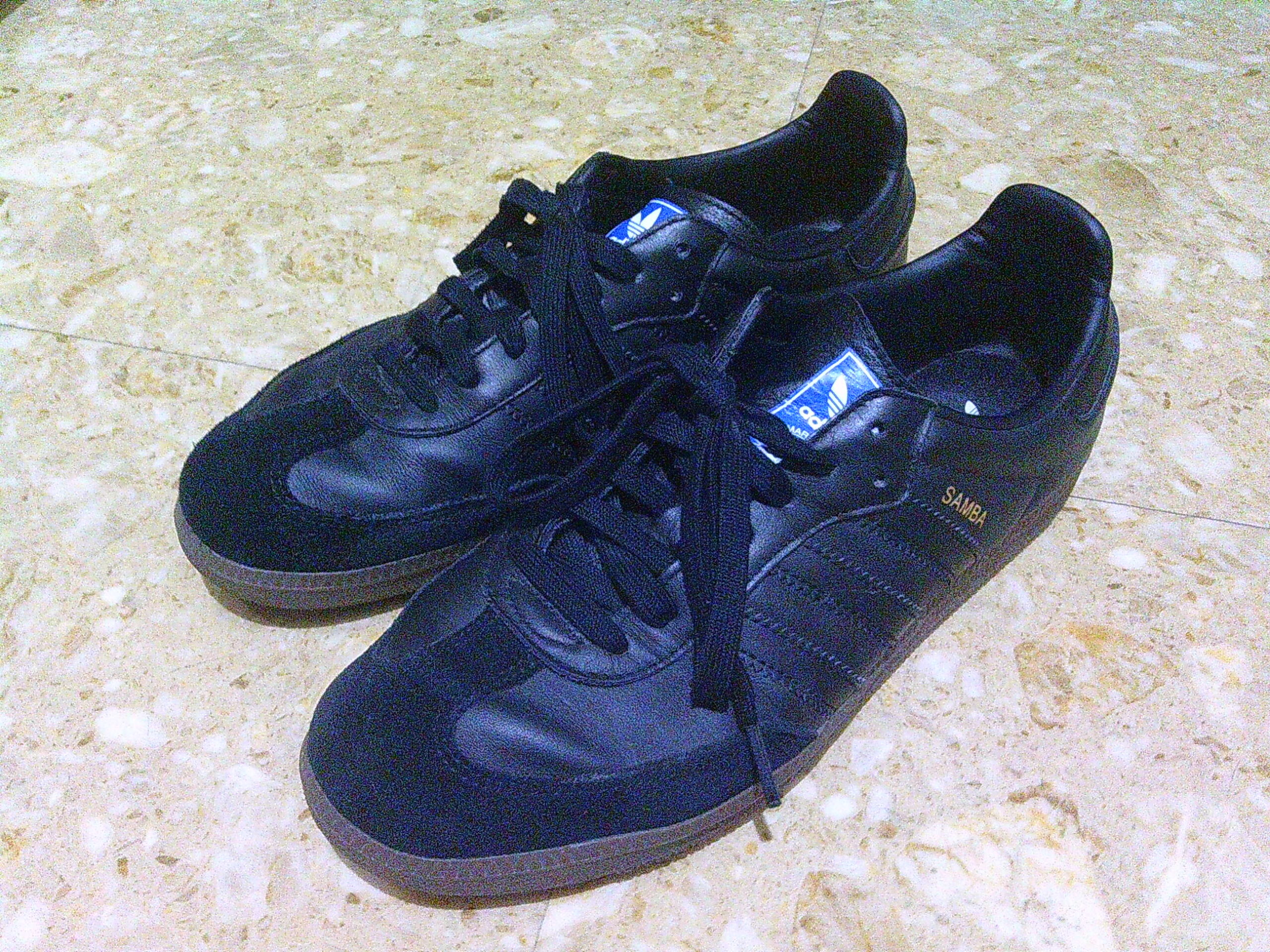 アディダスのサンバOG ブラックスニーカー